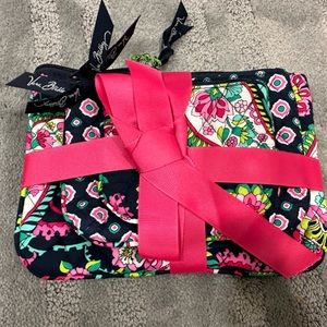 Vera bradley cosmetic trio pedal paisley